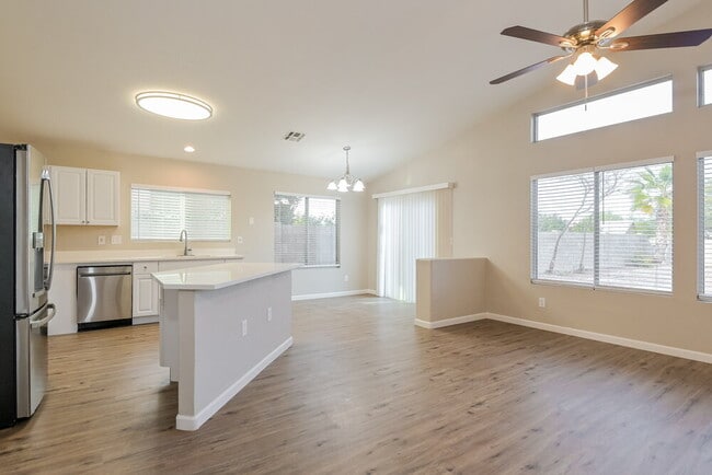 Building Photo - 9511 E Placita Elemental