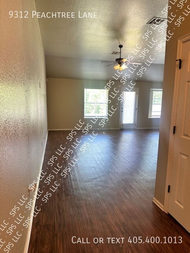 Building Photo - 9312 Peachtree Ln