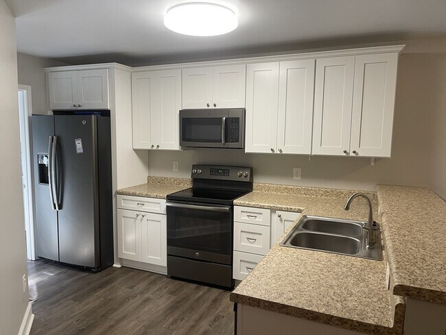 Foto del edificio - Available July 10th, 2025! Super cute 3 be...