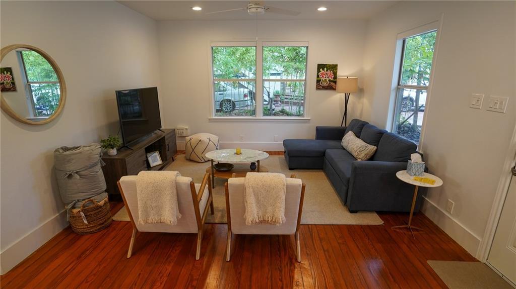 Foto principal - 1002 W Milton St
