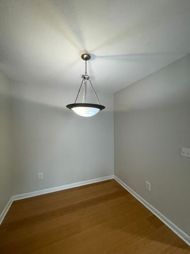 Foto del edificio - Mount Pleasant Living in East Bridge Lofts!