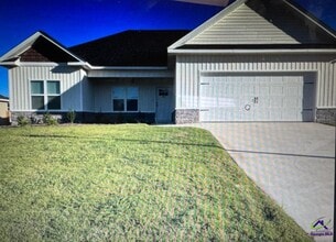 Building Photo - 105 Amargosa Pl