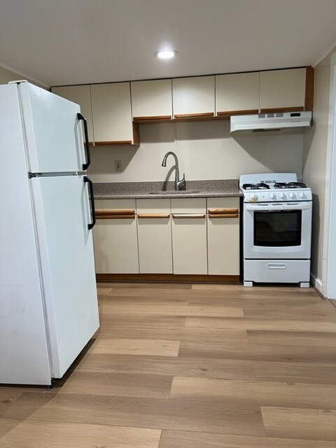 Cocina - 10 Montrose Ave