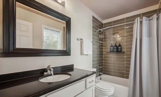 Building Photo - 2424 Lyndale Ave S