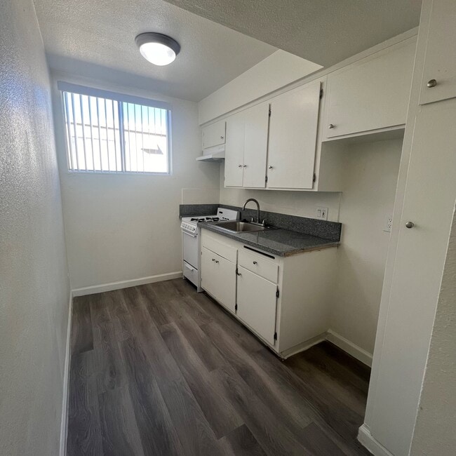Building Photo - Academy Pointe Apartment Homes