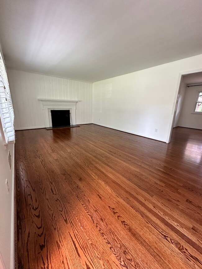 Foto del edificio - 4325 Montgomery Rd