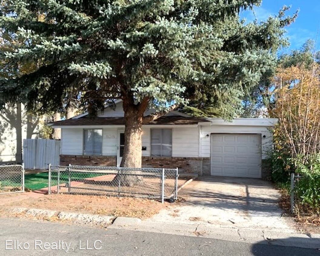 3 br, 2 bath House 636 Walnut Street House Rental in Elko, NV