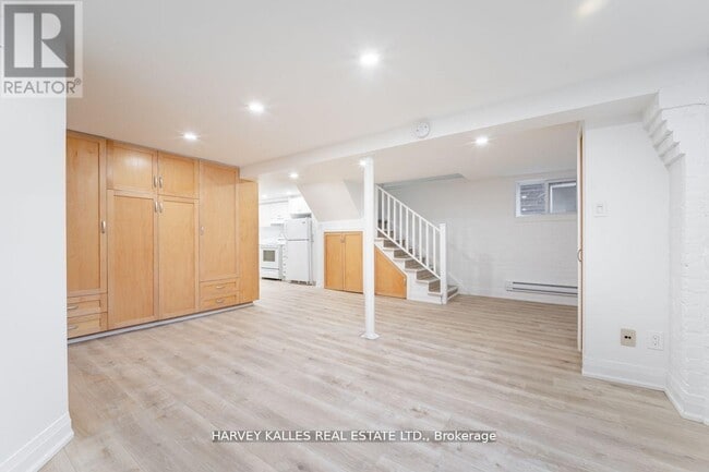 Building Photo - 44 Browning Ave