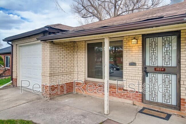 Foto del edificio - 1054 N Revere St