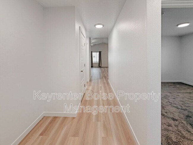 Foto del edificio - 2929 W Silver River St