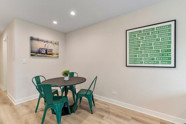 Foto del edificio - 2316 W Estes Ave