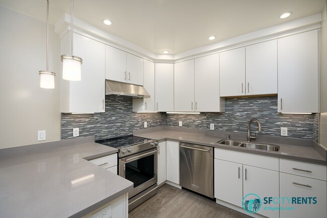 Building Photo - Union Square: Remodeled 2 Bed 1 Bath w/ Na...