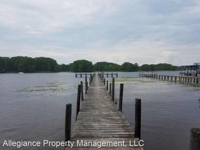 Foto del edificio - 3 br, 1 bath House - 13948 Cypress Dr