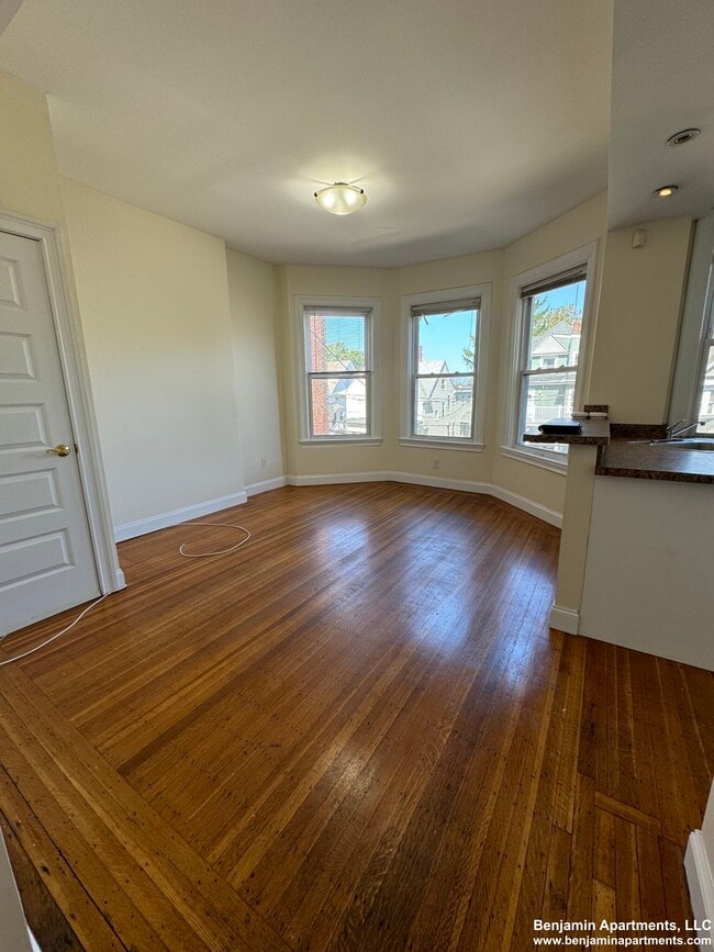 Building Photo - 45 Ashford St