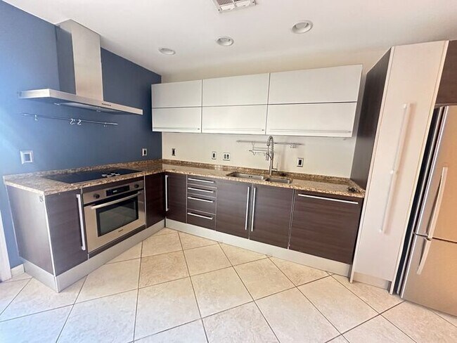 Foto del edificio - Gated Community Townhome!