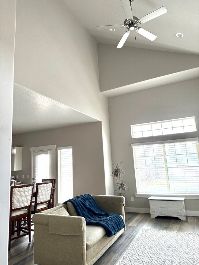 Foto del edificio - 822 S Aspen Wy