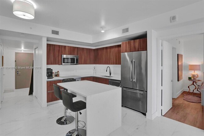 Foto del edificio - 488 NE 18th St
