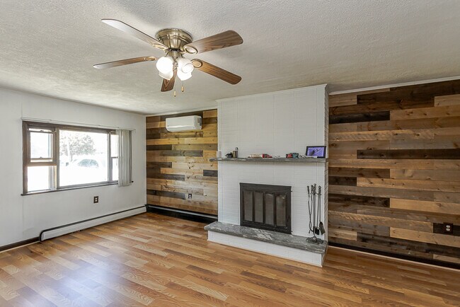 Foto del edificio - 6125 Seaman Rd