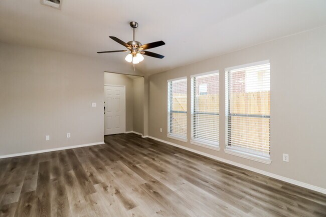 Foto del edificio - 9312 Aubree Ct