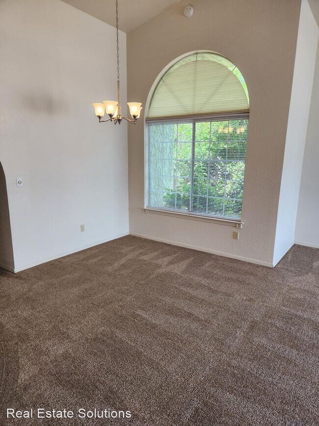 Building Photo - 3 br, 2 bath House - 2710 Howard Dr