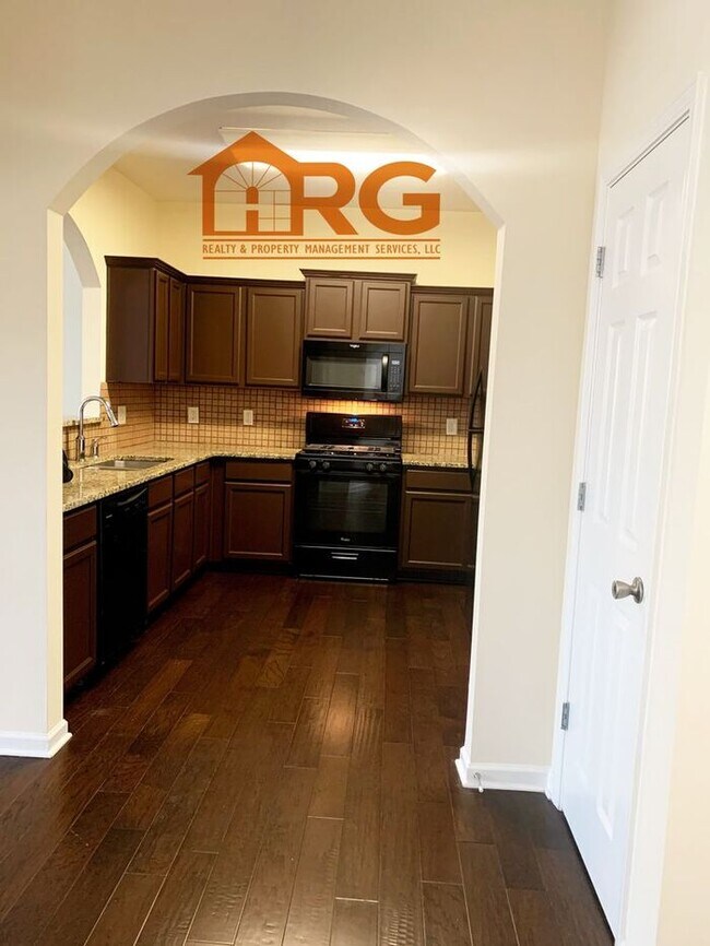 Building Photo - 2b / 2.5b in Smyrna WATER INCLUDED