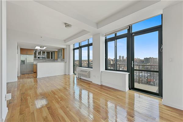 Foto principal - 3210 Riverdale Ave