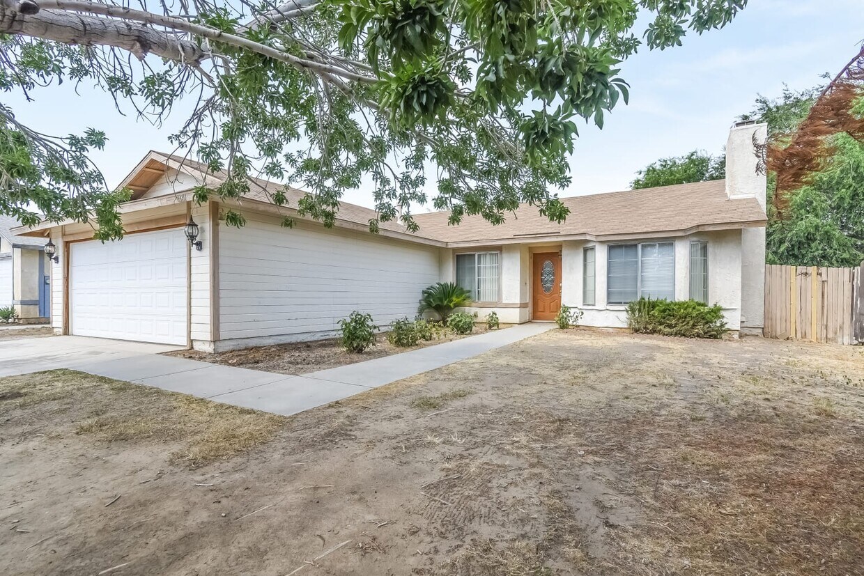 Foto principal - 44717 26th St E