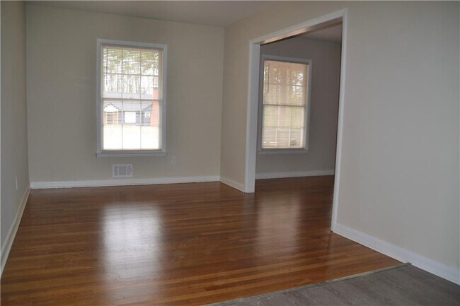 Foto del edificio - 2473 Ben Hill Rd