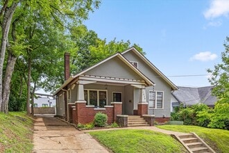 Building Photo - 1029 E 5th St