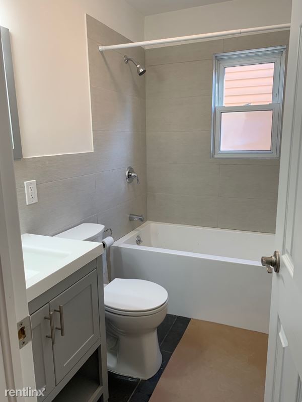 Foto del edificio - 3 br, 2 bath Apartment - 71-16 73rd St