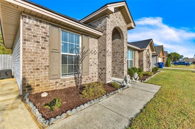 Building Photo - 54 Spinning Wheel Dr