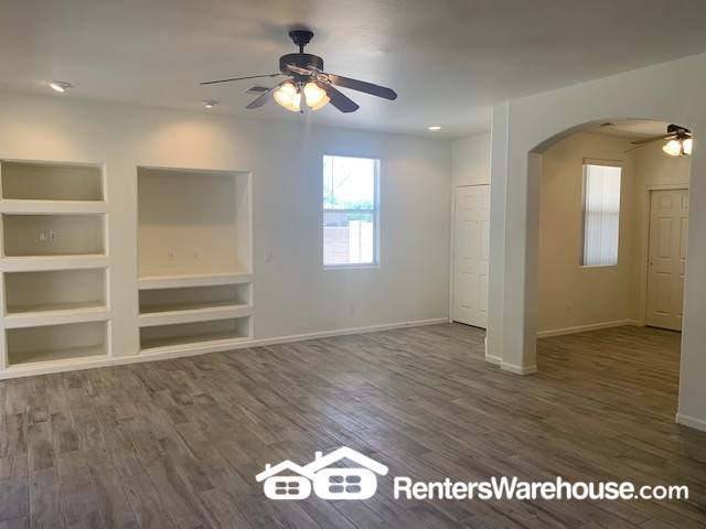 Foto del edificio - 4836 N 126th Dr