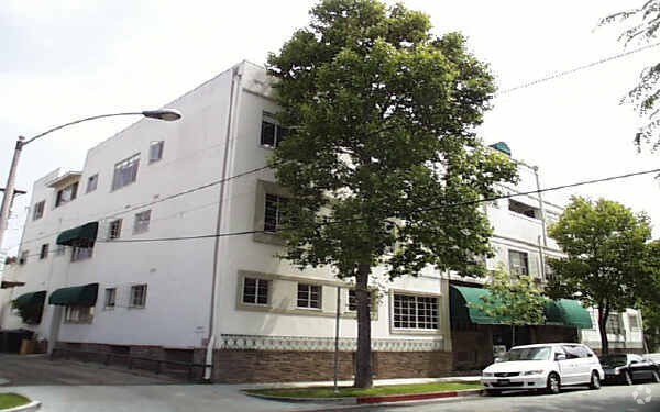 Foto del edificio - 9601 CHARLEVILLE