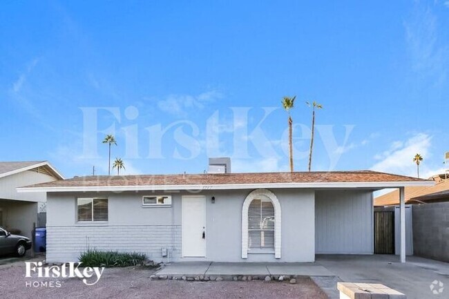 Building Photo - 4747 E Saint Catherine Ave