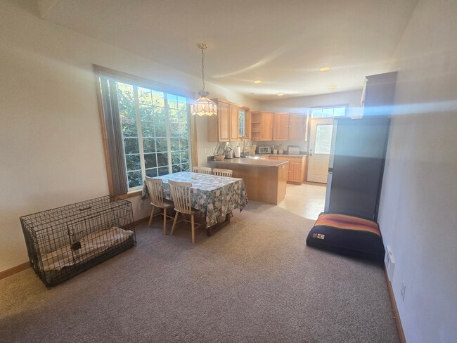 Building Photo - 8455 S Victoria Ave