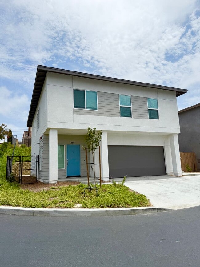 Building Photo - 2201-2217 Bonita Ct