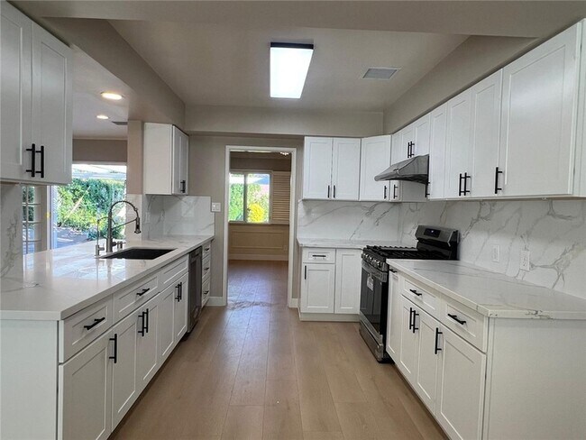 Foto del edificio - 1850 Wilson Ave