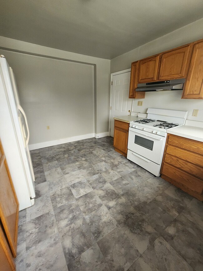Building Photo - 2650 E 38th St