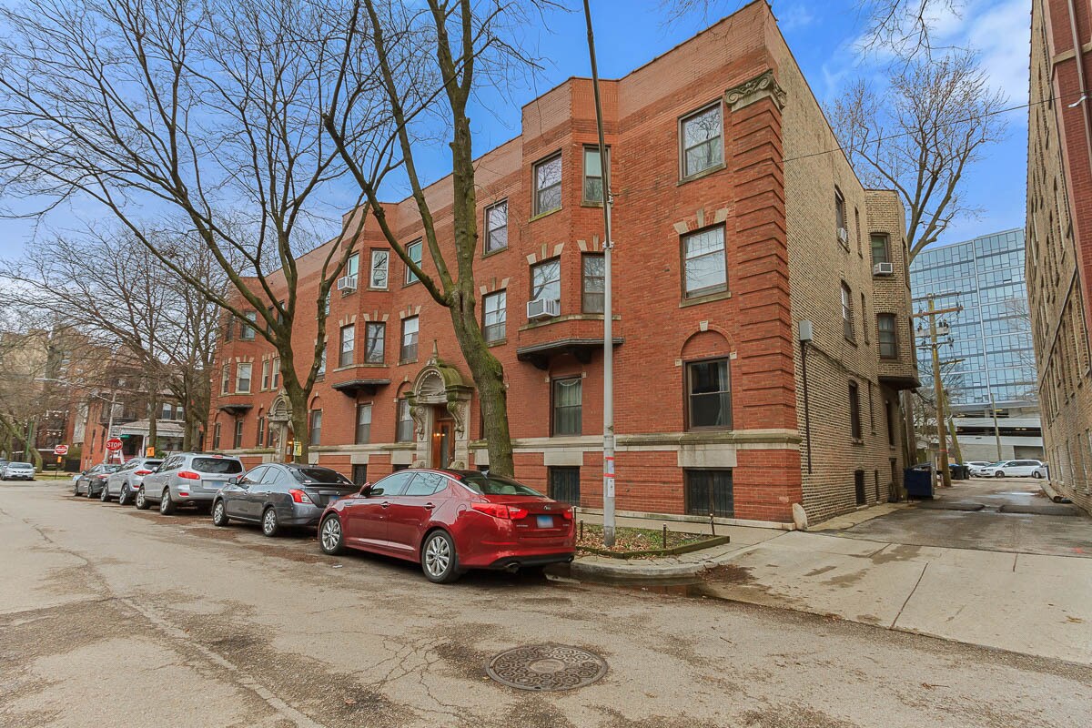 Primary Photo - 1327 E 52nd St