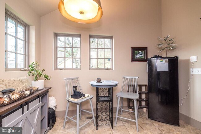 Foto del edificio - 1589 Easton Rd