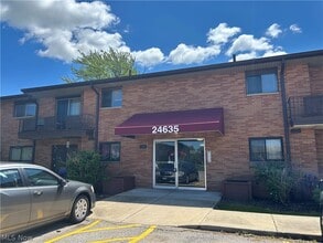 Building Photo - 24635 Clareshire Dr