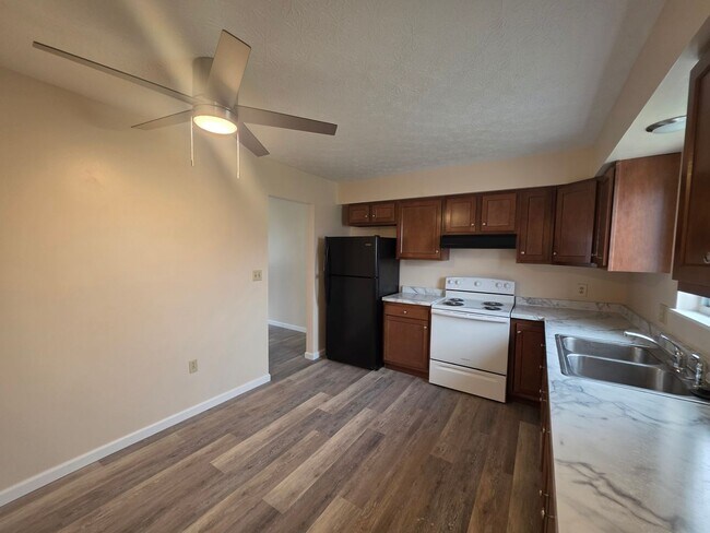 Foto del edificio - 3-Bedroom 2 Bath Duplex. Ravenna Ohio.