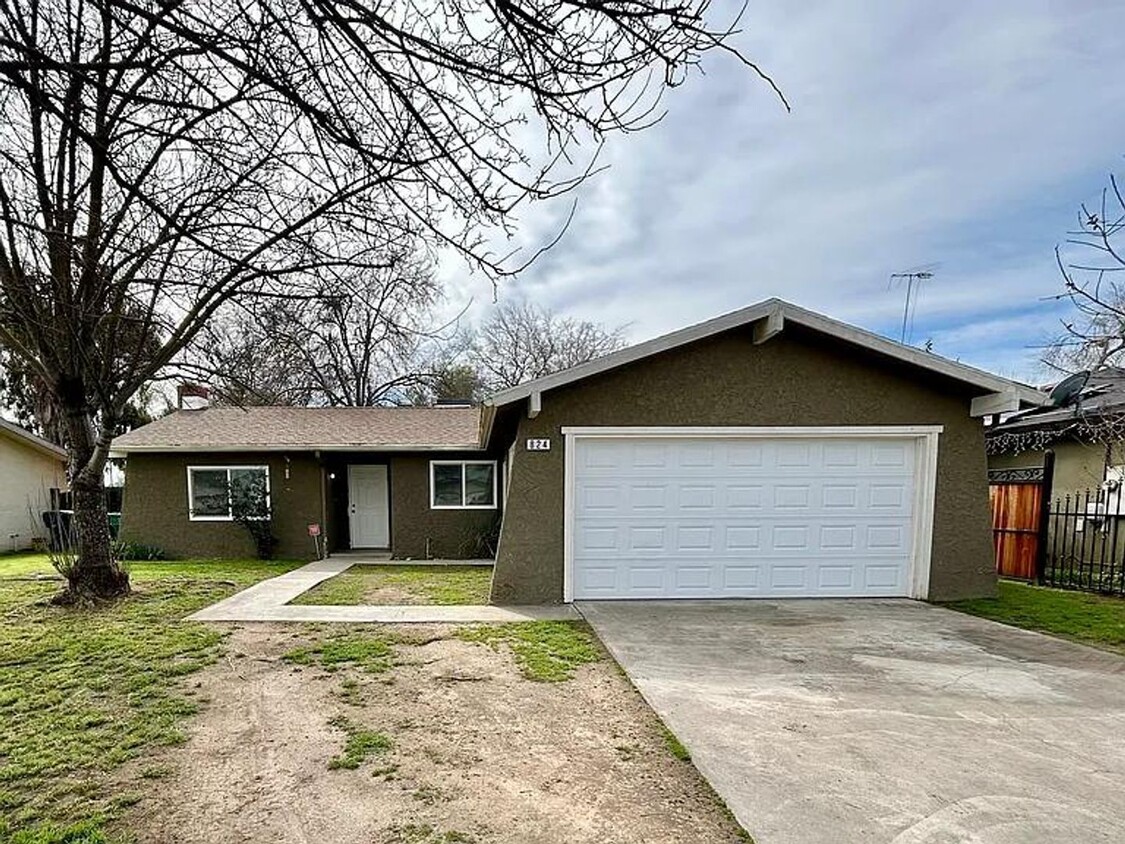 Foto principal - 3 Bed/ 2 Bath home was recently remodeled ...