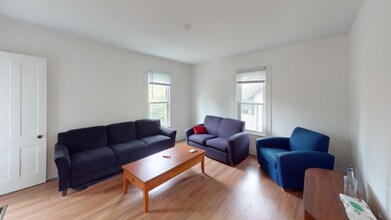 Building Photo - 33 Schubert St