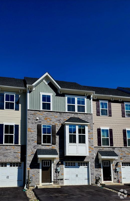 Building Photo - 149 Glory Maple Ln