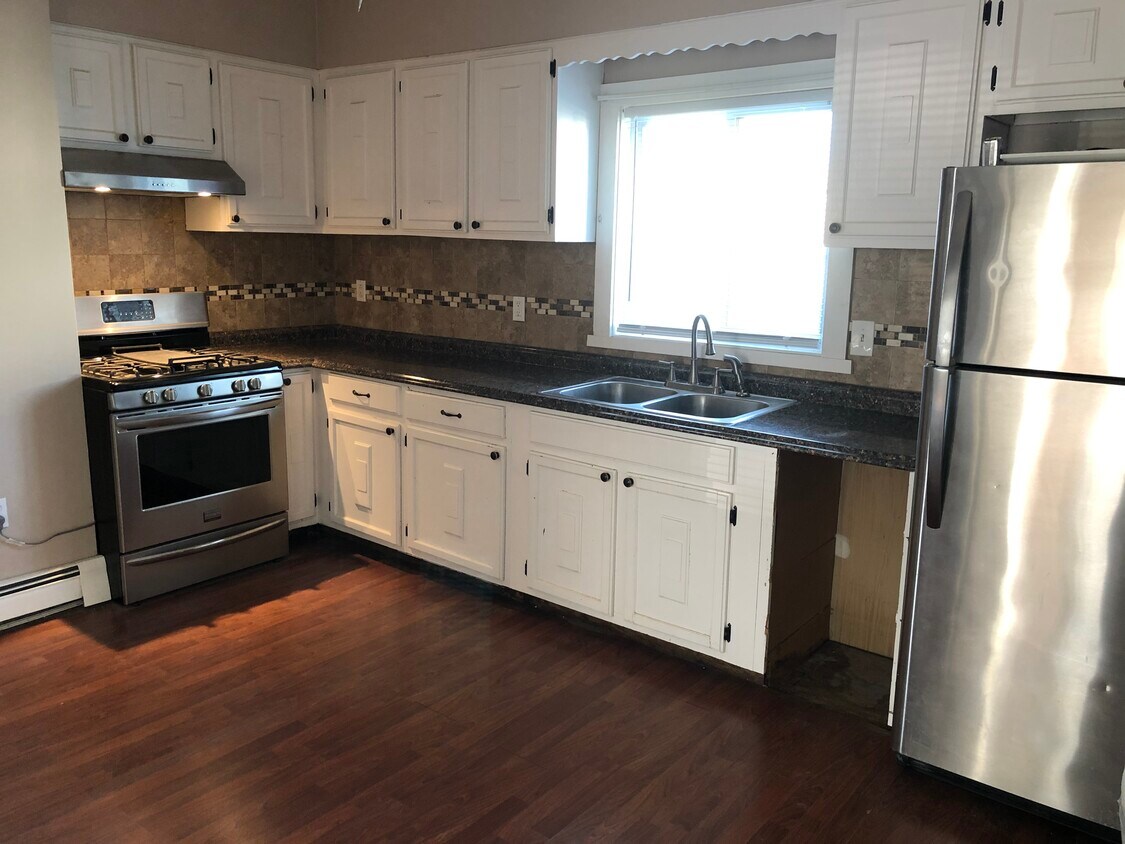 Kitchen - 11 Fort St