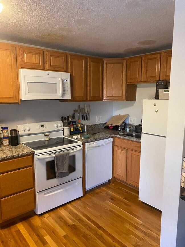 Foto del edificio - BRIGHTON ONE BED!!!! VERY SPACIOUS!!!!!