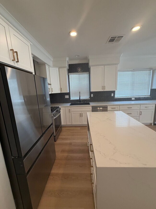 Foto del edificio - 4 Bedroom Home in Gated Community in Crocker Ranch with Downstairs Bedroom and Bathroom