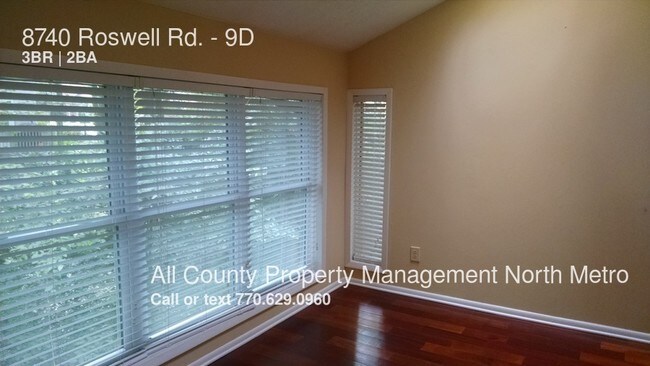 Foto del edificio - 8740 Roswell Rd