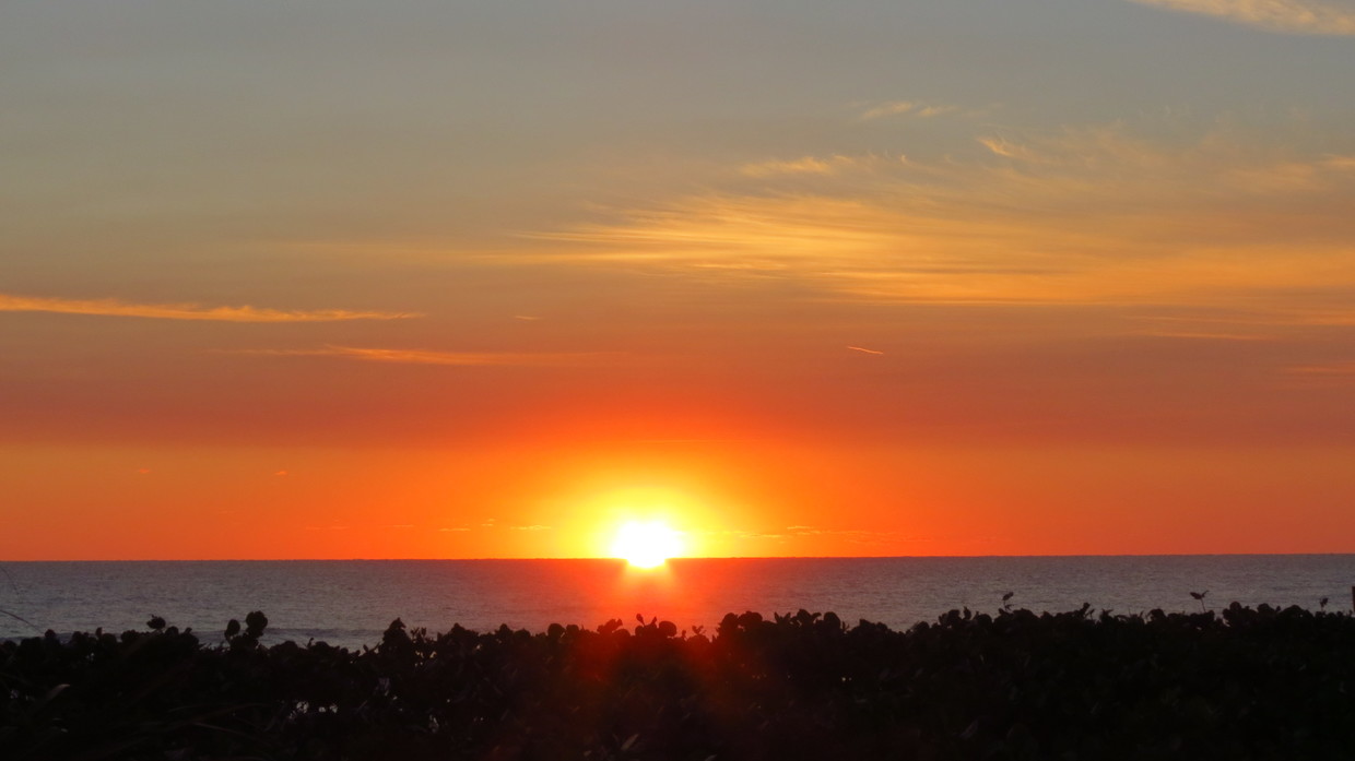 Sun-raise - 9900 S Ocean Dr